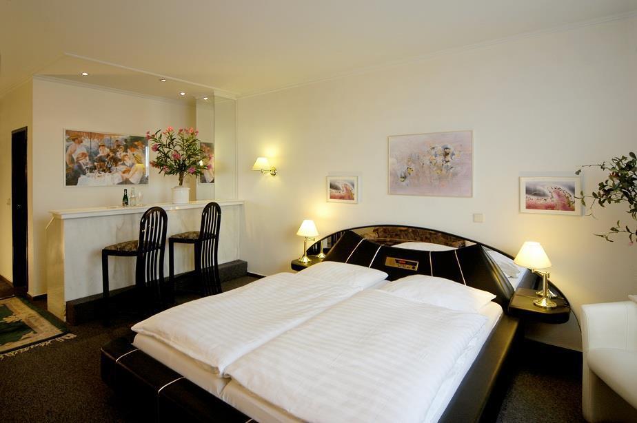 Hotel Berliner Baer Room photo