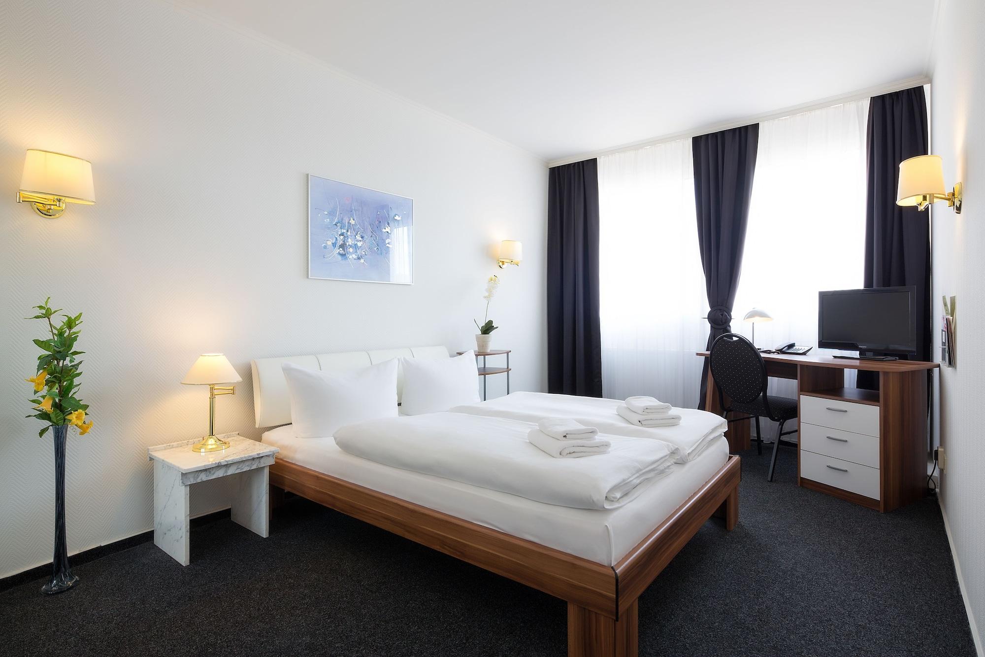 Hotel Berliner Baer Exterior photo