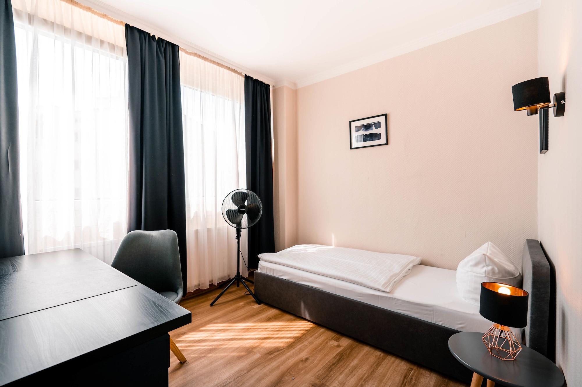Hotel Berliner Baer Exterior photo