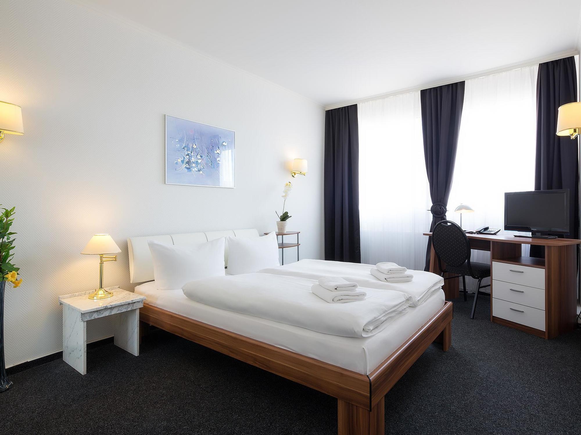 Hotel Berliner Baer Exterior photo
