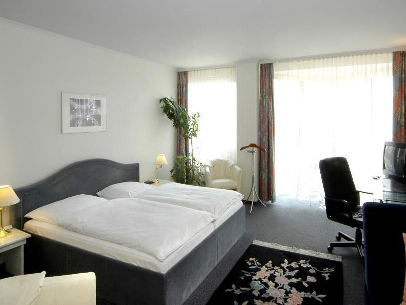 Hotel Berliner Baer Exterior photo