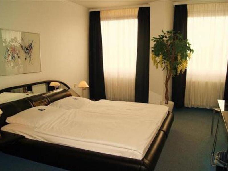 Hotel Berliner Baer Exterior photo