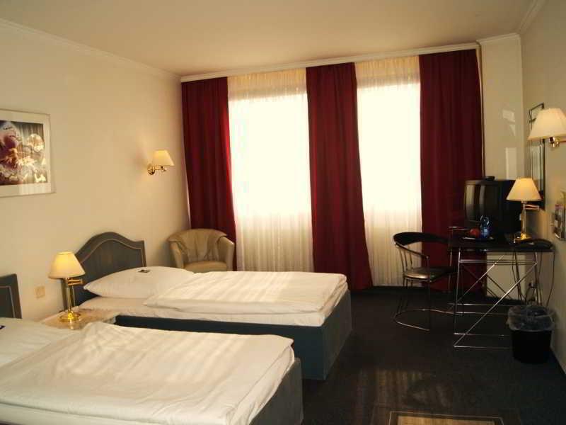 Hotel Berliner Baer Exterior photo