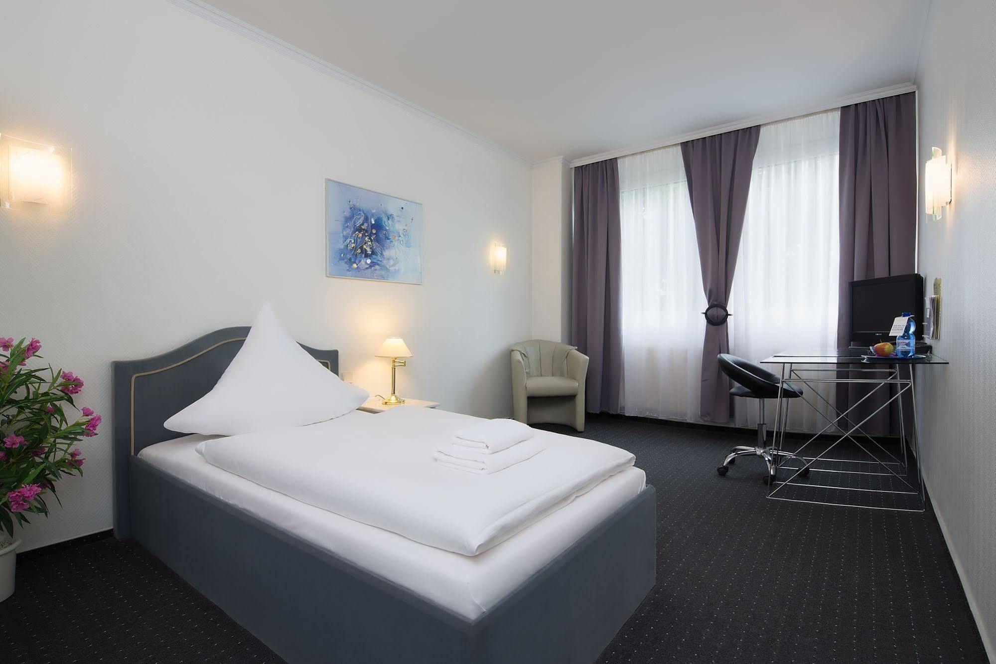 Hotel Berliner Baer Exterior photo